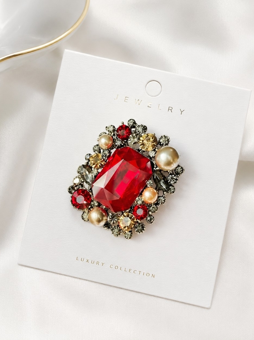 Red Crystal & Pearl Brooch - Picture 3 of 4